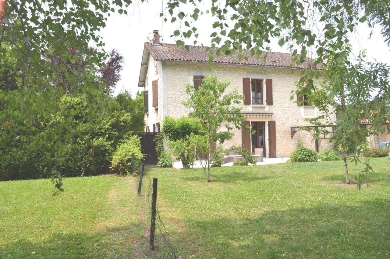 Les Bruyeres B&B Montbron Екстериор снимка