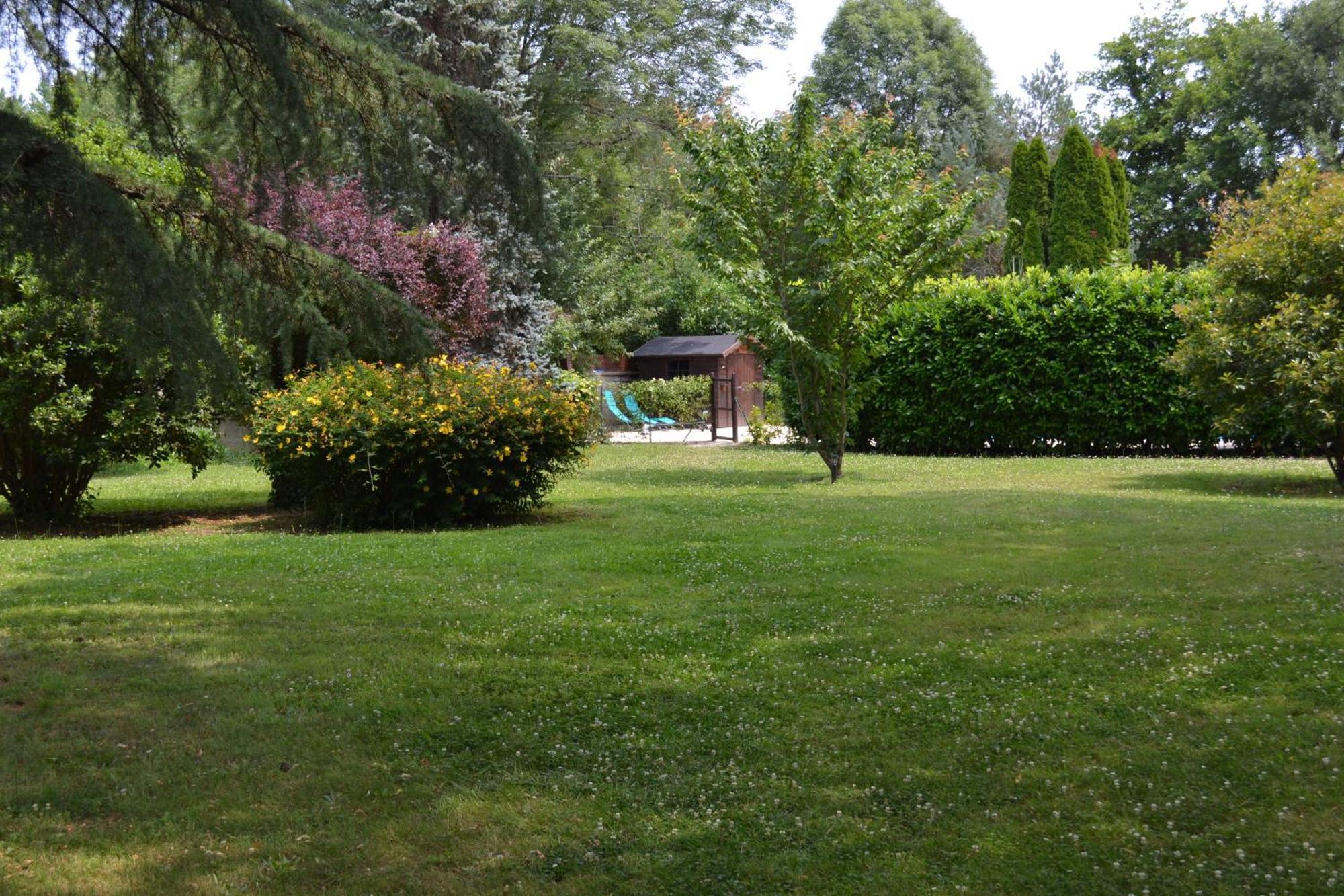 Les Bruyeres B&B Montbron Екстериор снимка