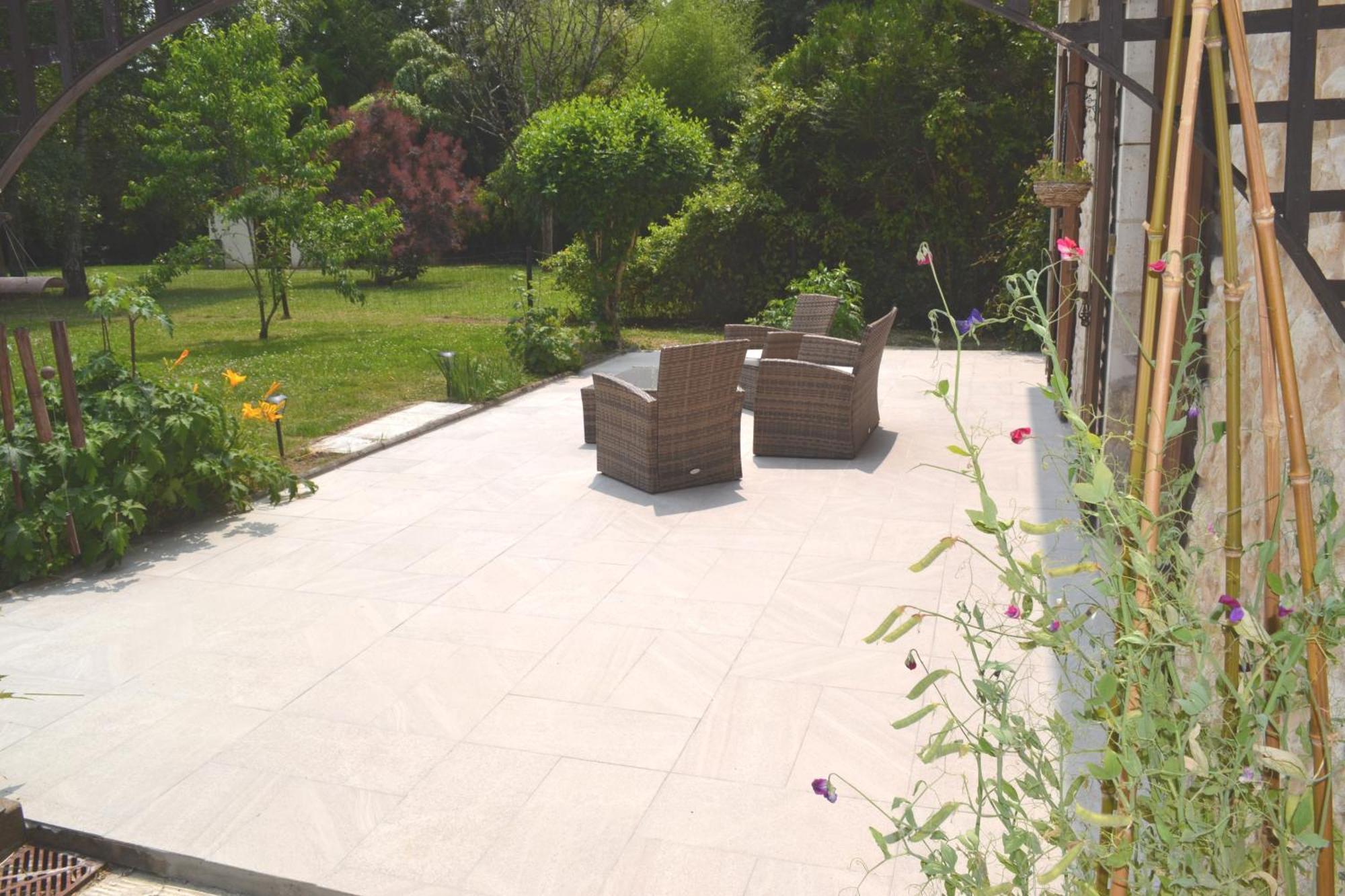 Les Bruyeres B&B Montbron Екстериор снимка