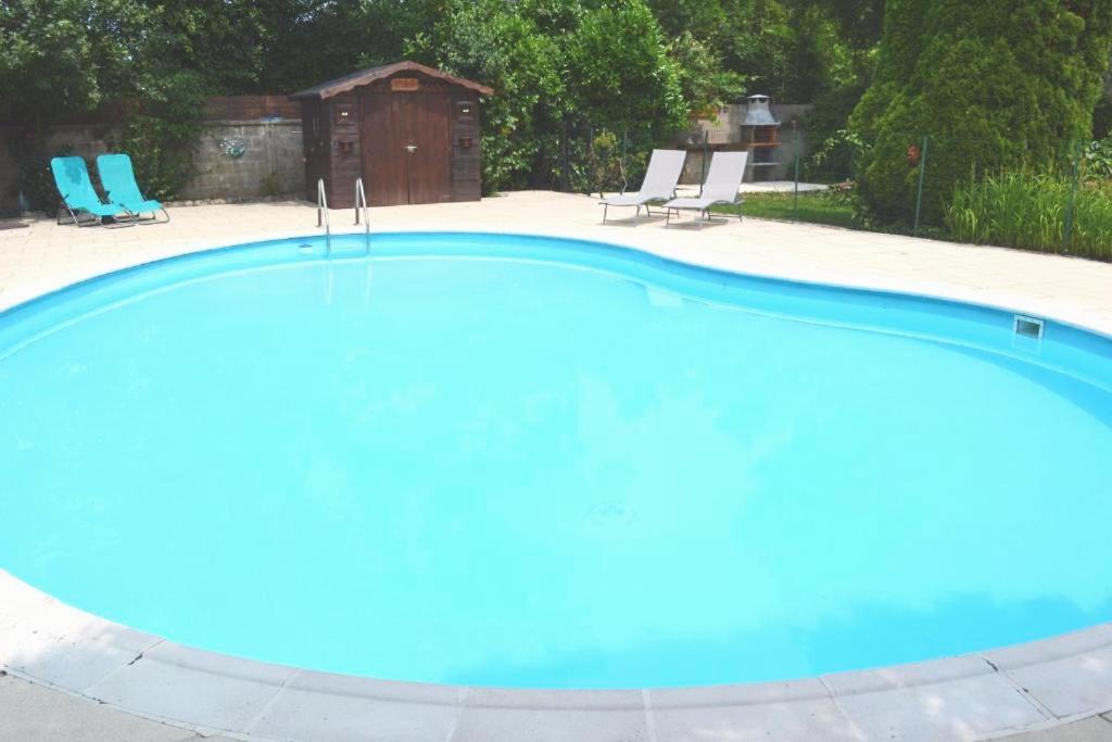 Les Bruyeres B&B Montbron Екстериор снимка