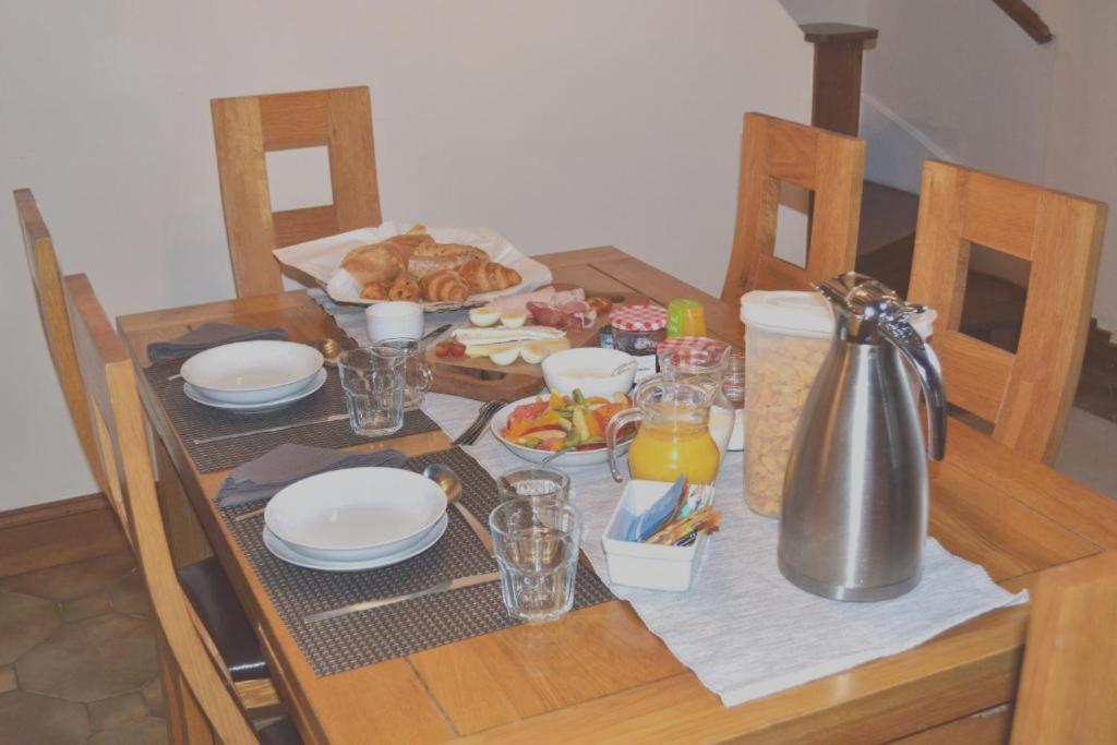 Les Bruyeres B&B Montbron Екстериор снимка
