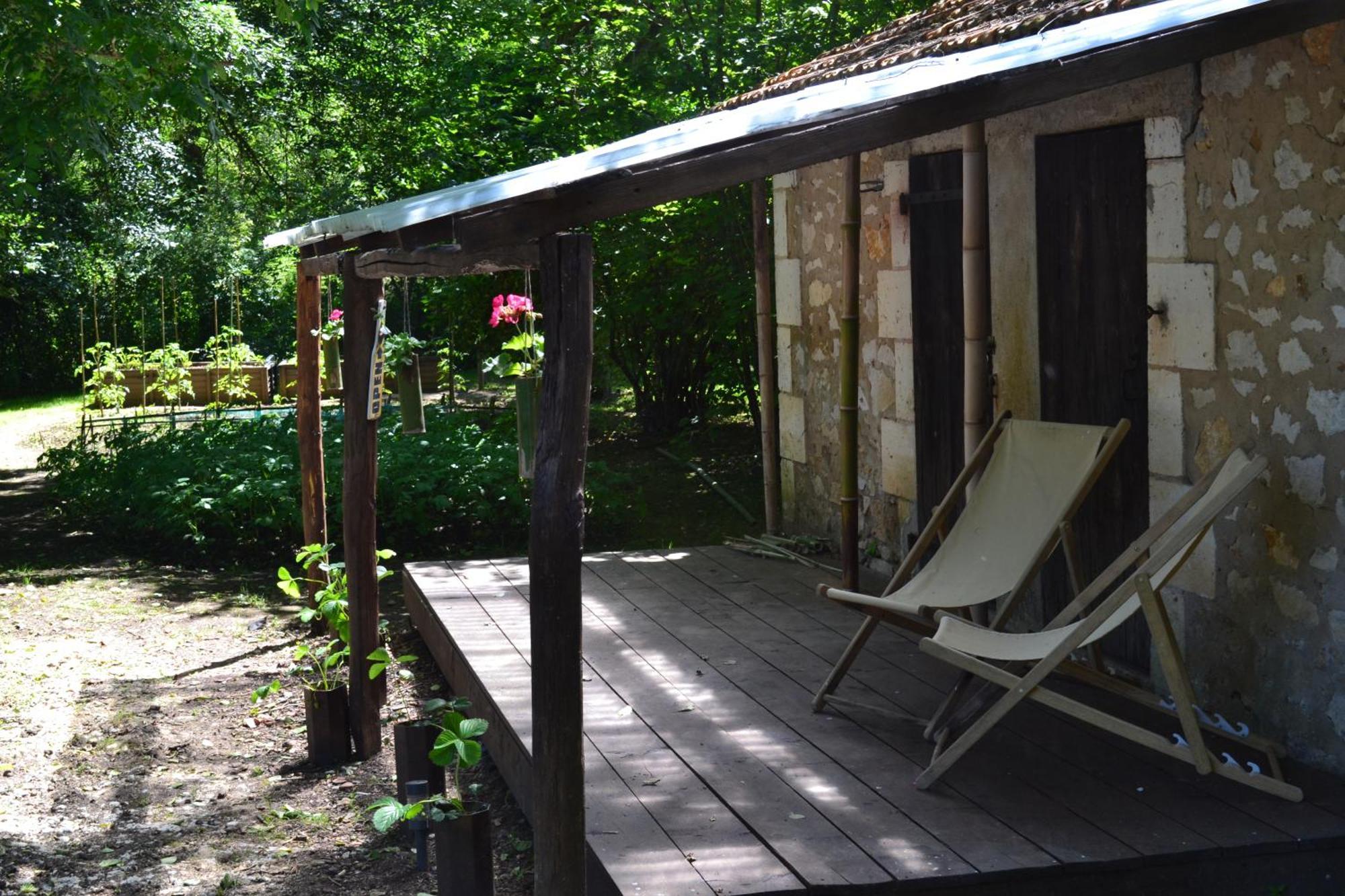 Les Bruyeres B&B Montbron Екстериор снимка
