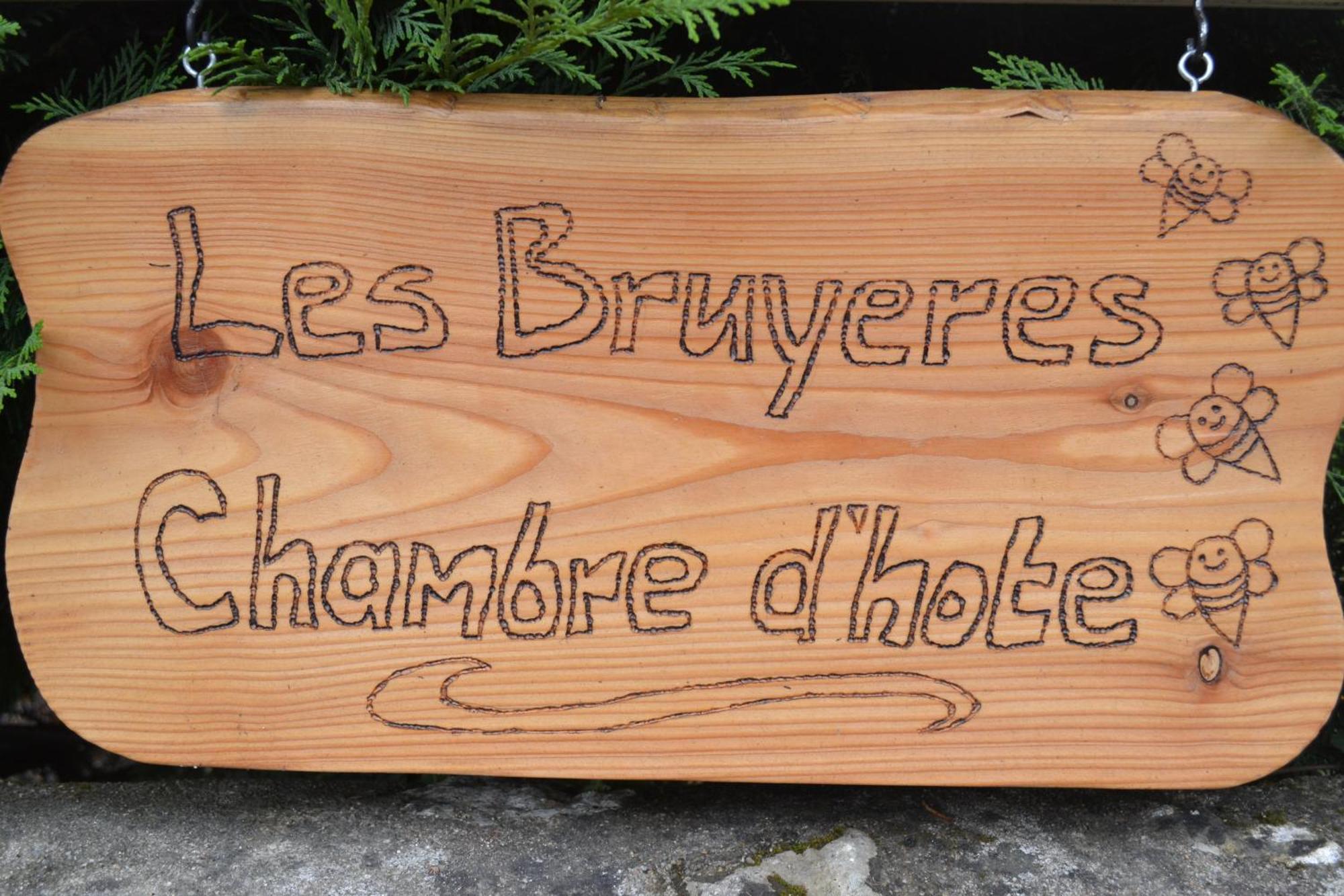 Les Bruyeres B&B Montbron Екстериор снимка