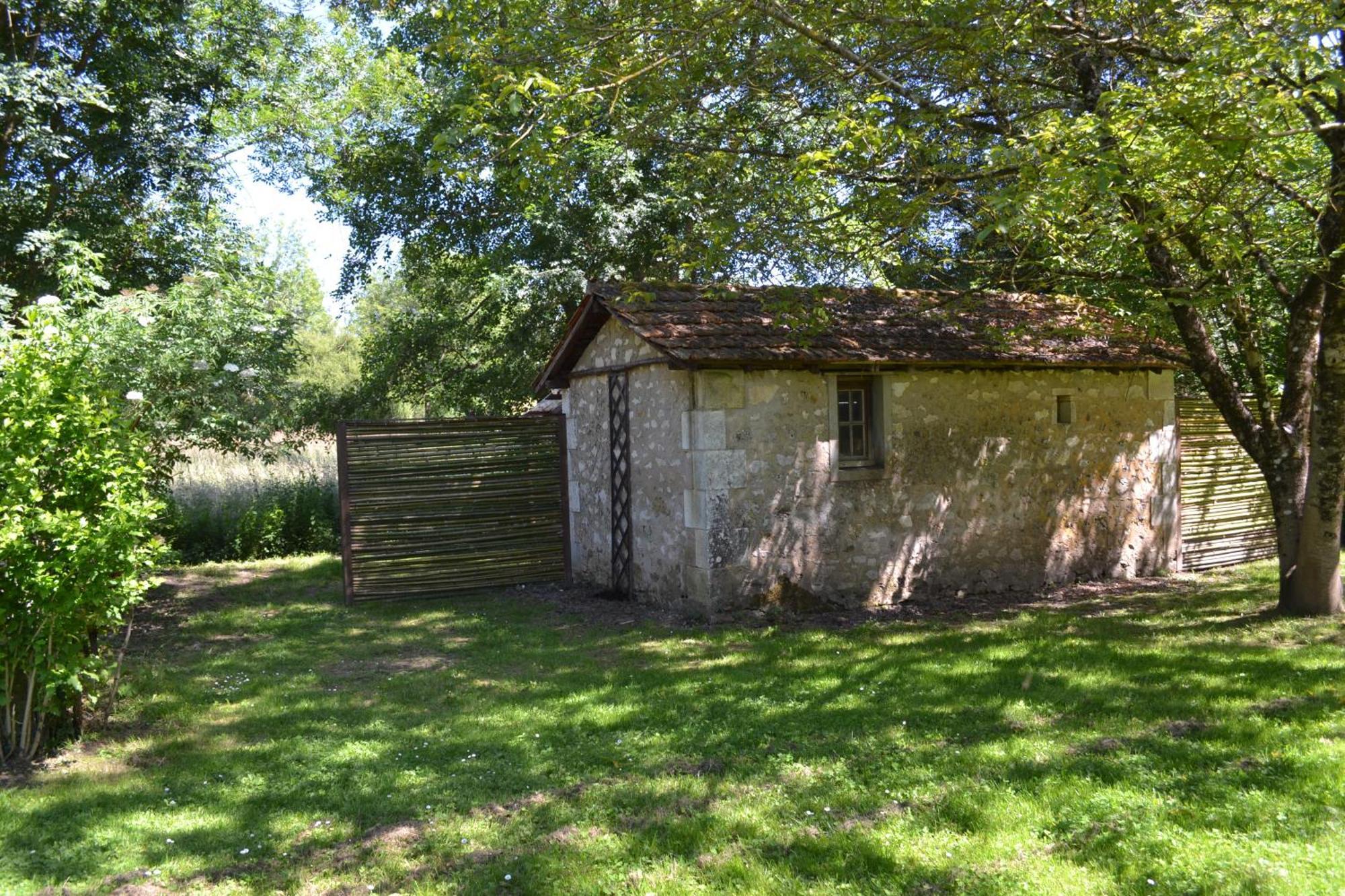 Les Bruyeres B&B Montbron Екстериор снимка